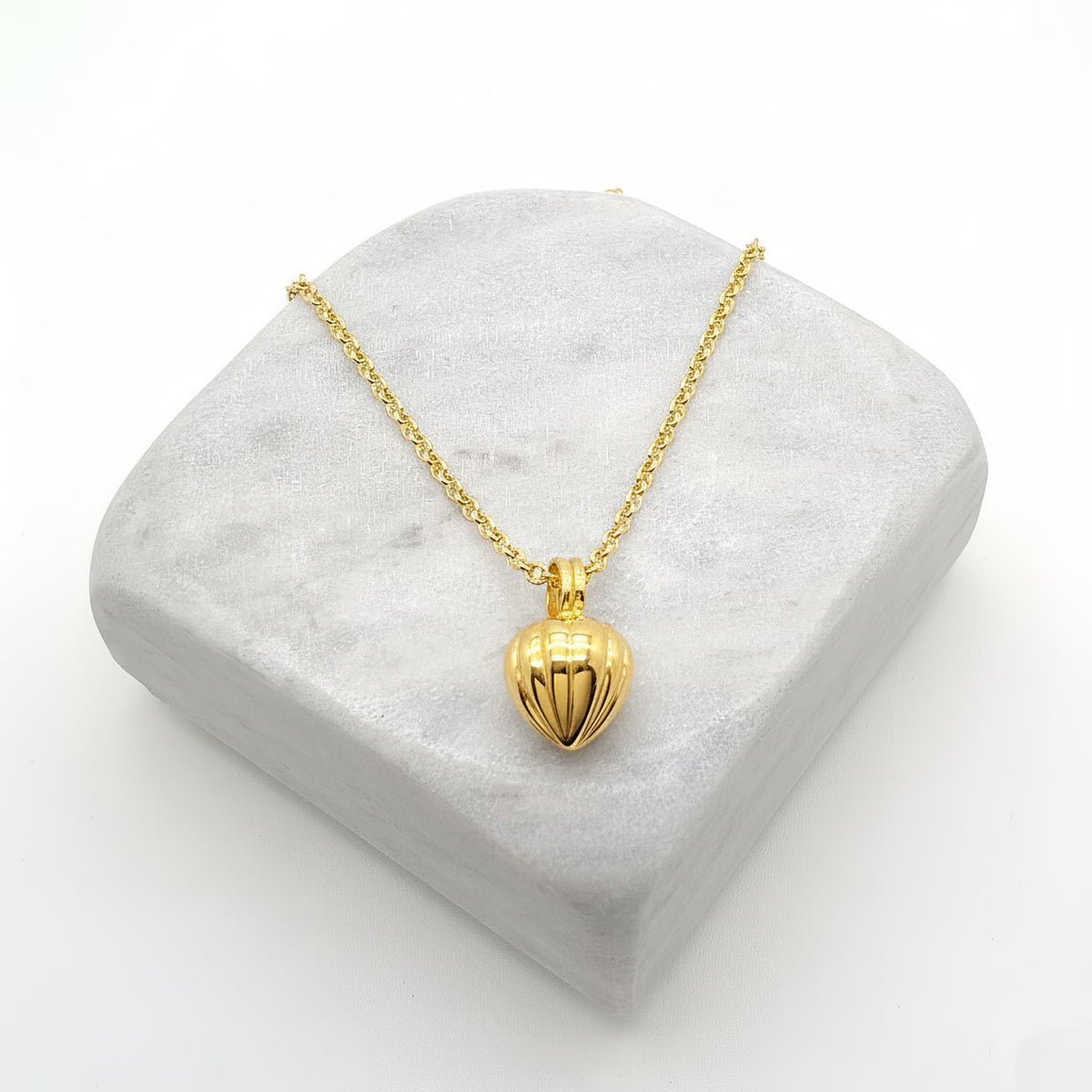 Acorn Pendulum Necklace in yellow gold plated finish