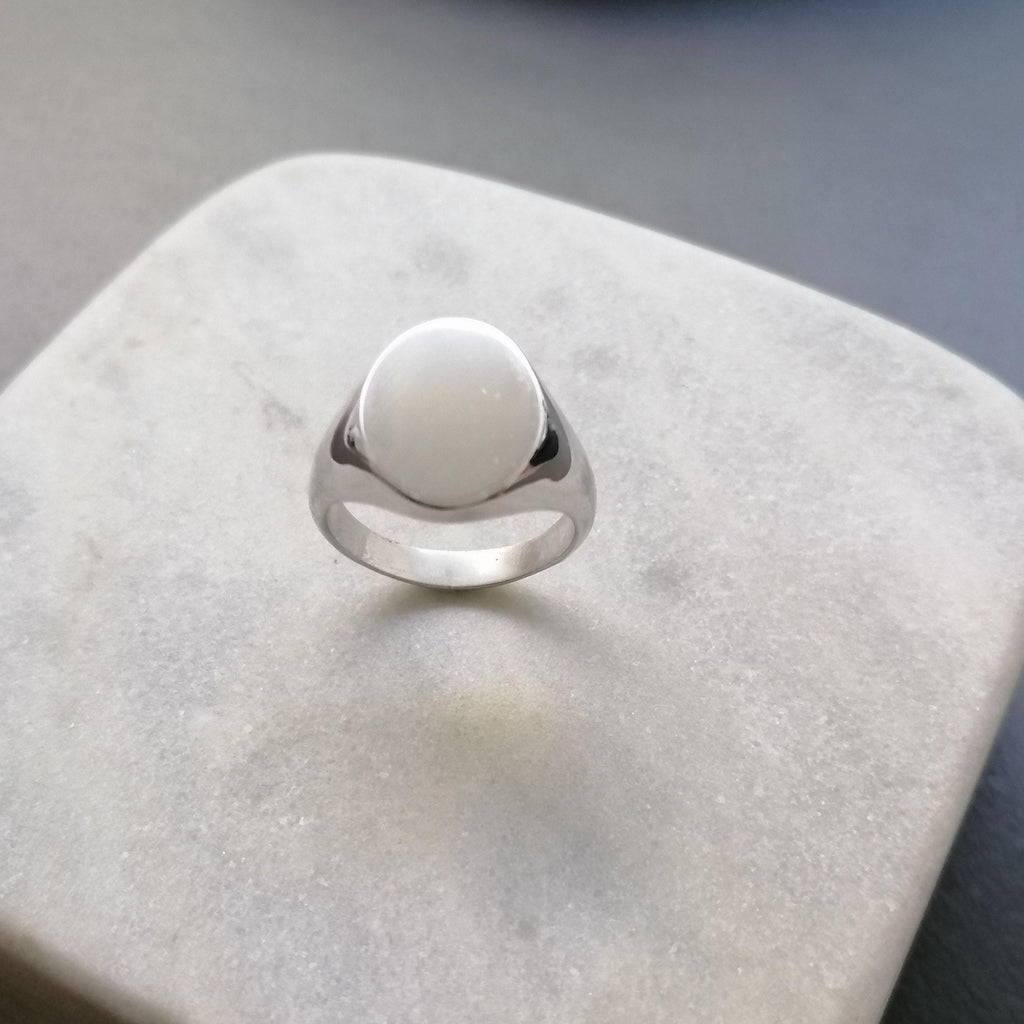 Unisex Silver Chevalier Ring | Minimalist Blank Signet, front view