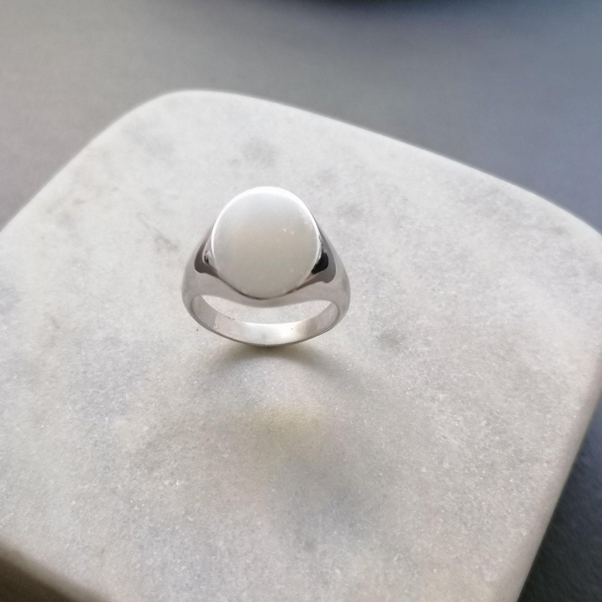 Unisex Silver Chevalier Ring | Minimalist Blank Signet, front view