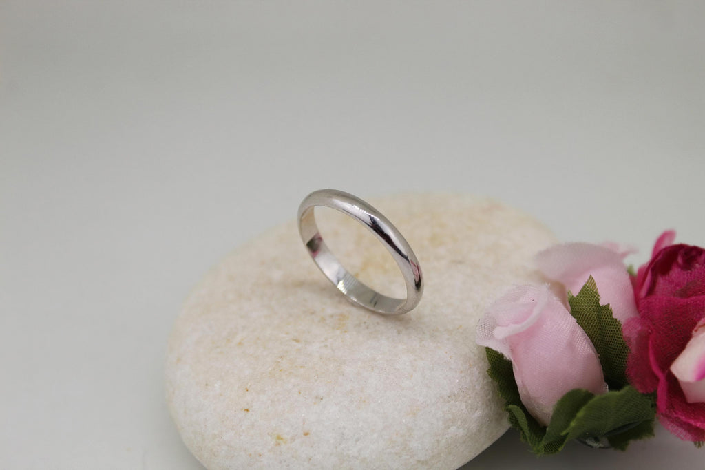 Classic Solid Gold Ring - 14K Unisex Wedding Band, 3mm, additional detail