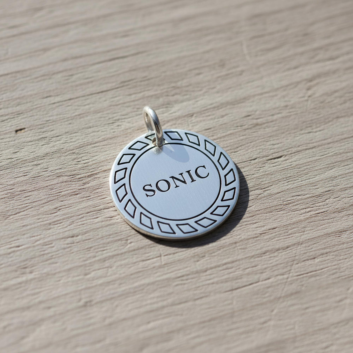 Gear Wheel ID Medallion | Dynamic Companion Pet Charm, additional detail