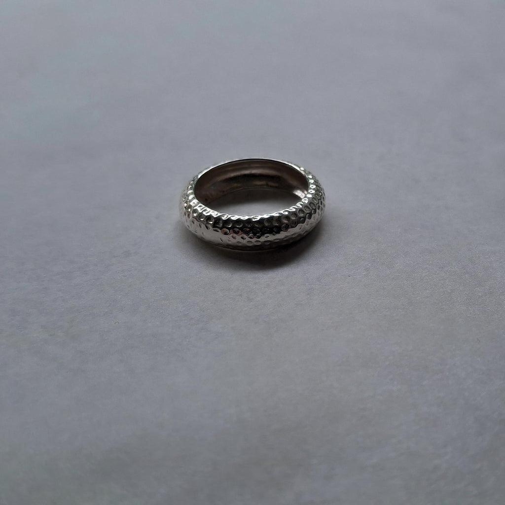 Exotic Reptile Print Ring | Shagreen Texture Band, close-up detail