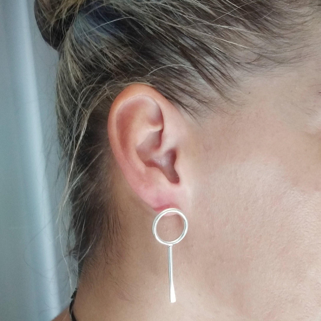 Hammered Circle Drop Earrings | Minimalist Eternity Dangles, close-up detail