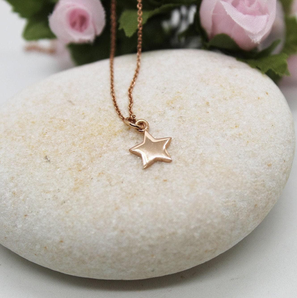 Star Necklace | Dainty Solid Gold Celestial Charm | Minimalist Wishing Star Pendant, front view
