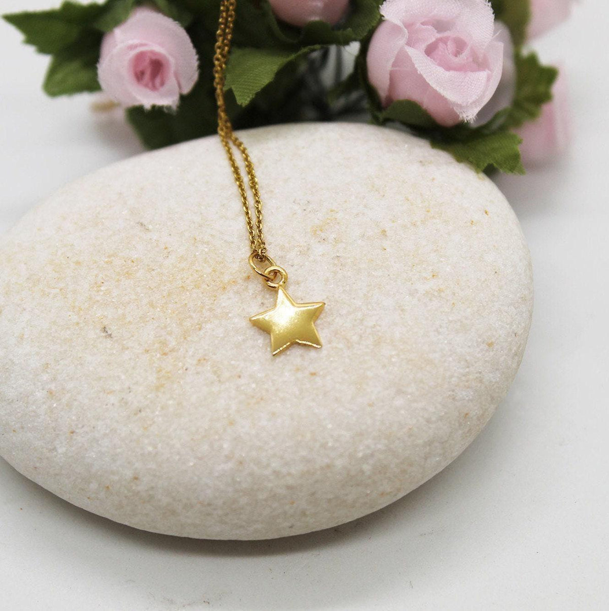 Star Necklace | Dainty Solid Gold Celestial Charm | Minimalist Wishing Star Pendant, close-up detail