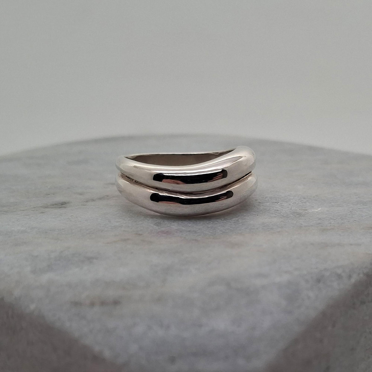 Fluid Double Band Ring | Curvy Wave Sterling Silver Statement Band | Organic Eternity Ring, close-up detail