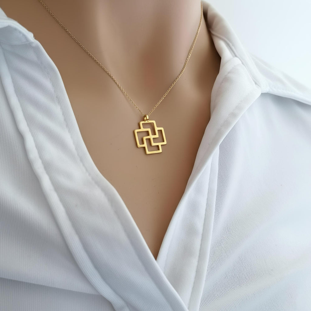 Tursaansydan Pendant Necklace | 14K Solid Gold Finnish Amulet | Viking Protection Charm, close-up detail