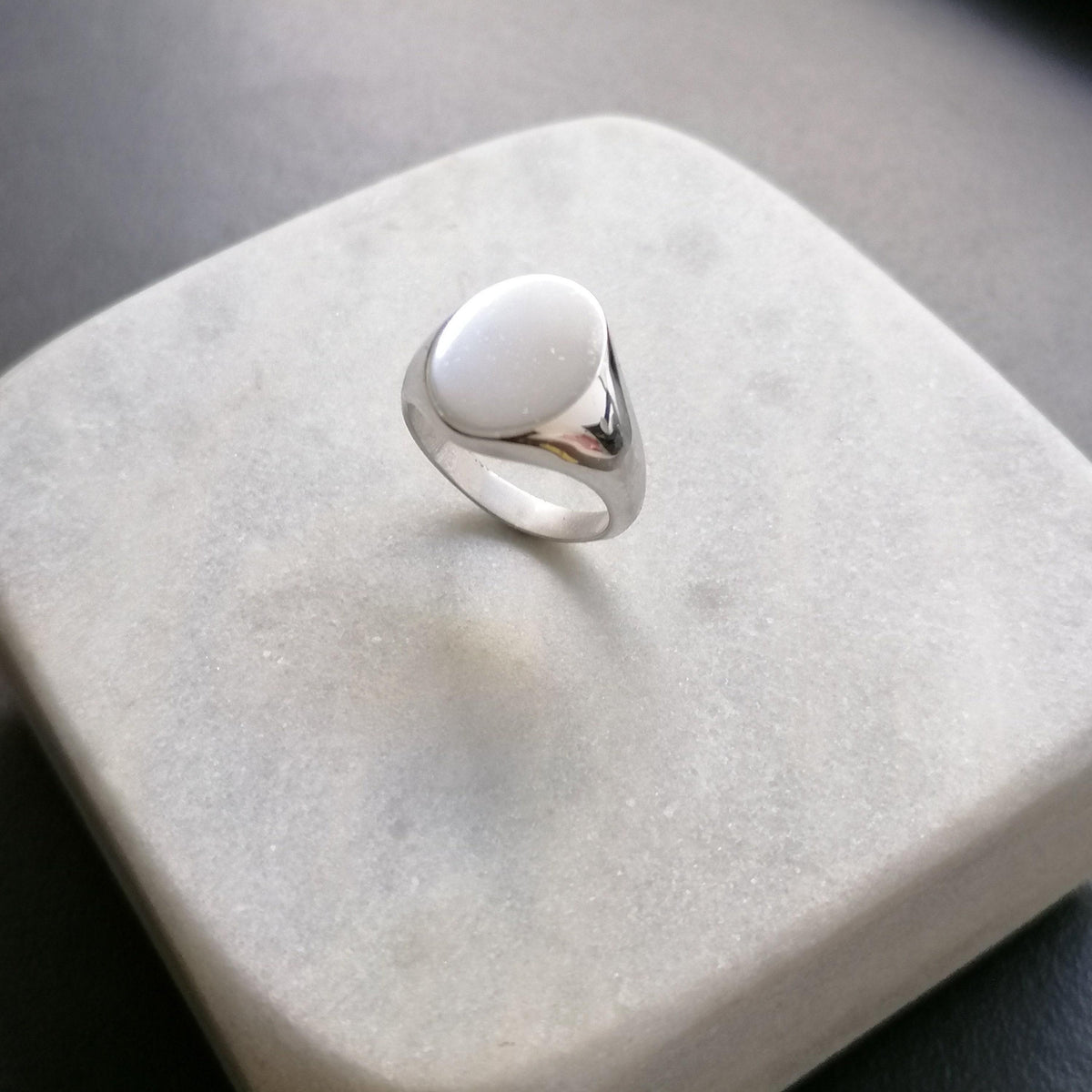 Unisex Silver Chevalier Ring | Minimalist Blank Signet, additional detail